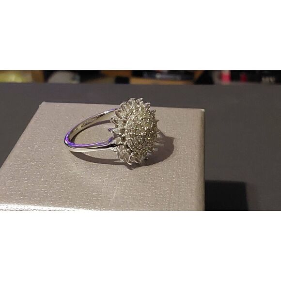 NEW~Gorgeous 1/2 Carat Genuine Diamond Sunburst Cocktail Ring Sz 8 - Picture 2 of 9